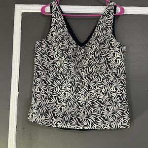 Woman Ann Taylor top size 14 nwt